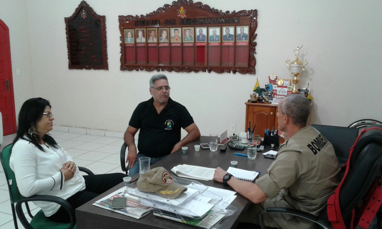 Vereadores realizam visita ao comando do Corpo de Bombeiros